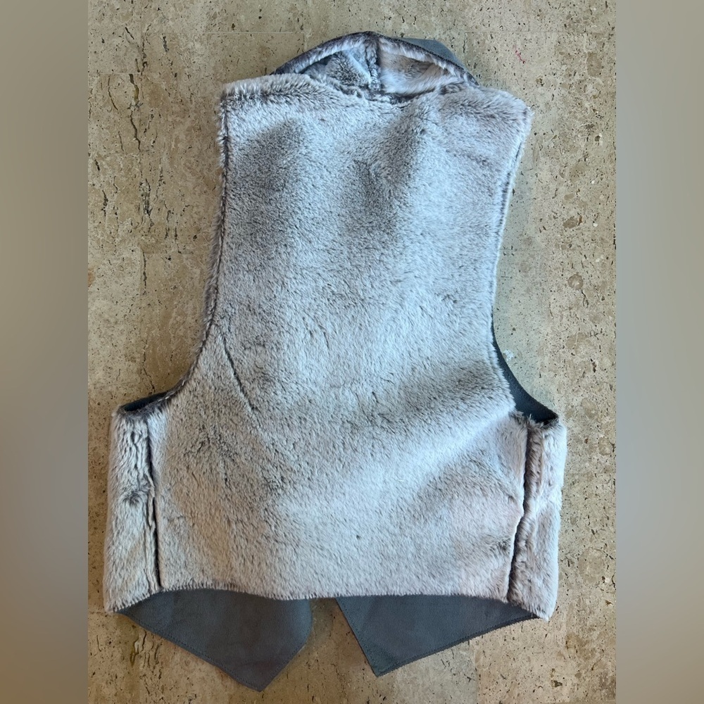 TART Faux Fur Soft and Fuzzy Vest Women’s Size XS - Picture 4 of 4